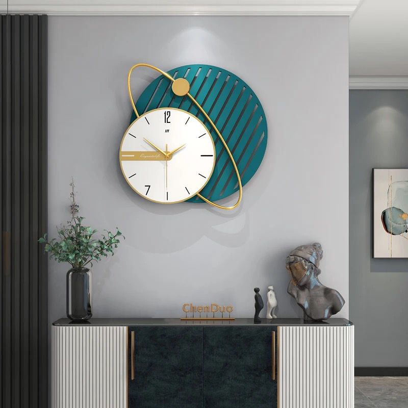 Fancy Metal Wall Clock For Home Decor